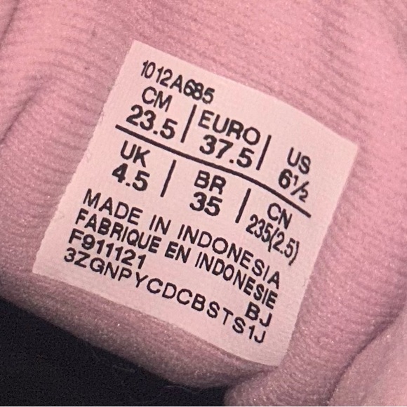 Pre-Owned. Asics Gel-Glorify 4, tennis shoes. - Picture 7 of 9